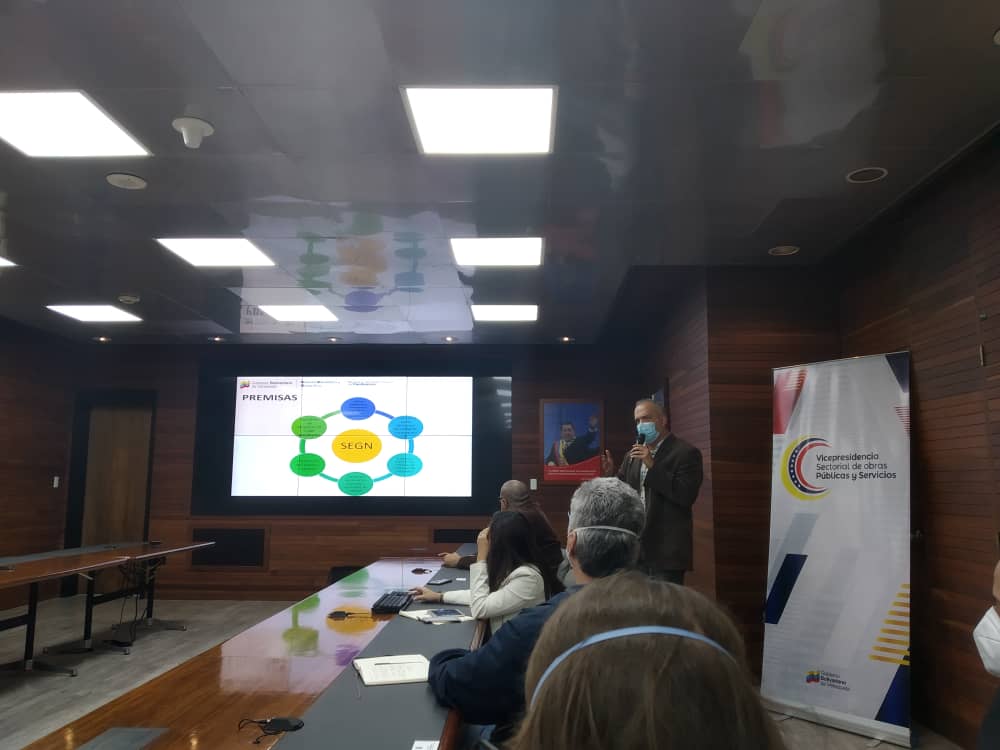 MPPPlanifica's tweet photo. #EnFotos 📸 || Encuentro entre las vicepresidencias de Planificación y de Servicios Públicos, liderado por los Vicepdtes @rmenendezp y @NestorLReverol, para incorporar el el mapa de soluciones y la agenda concreta de acción al #SEGN.

#VolvemosAlAula 
#29Mar https://t.co/1rnDO0fOb7