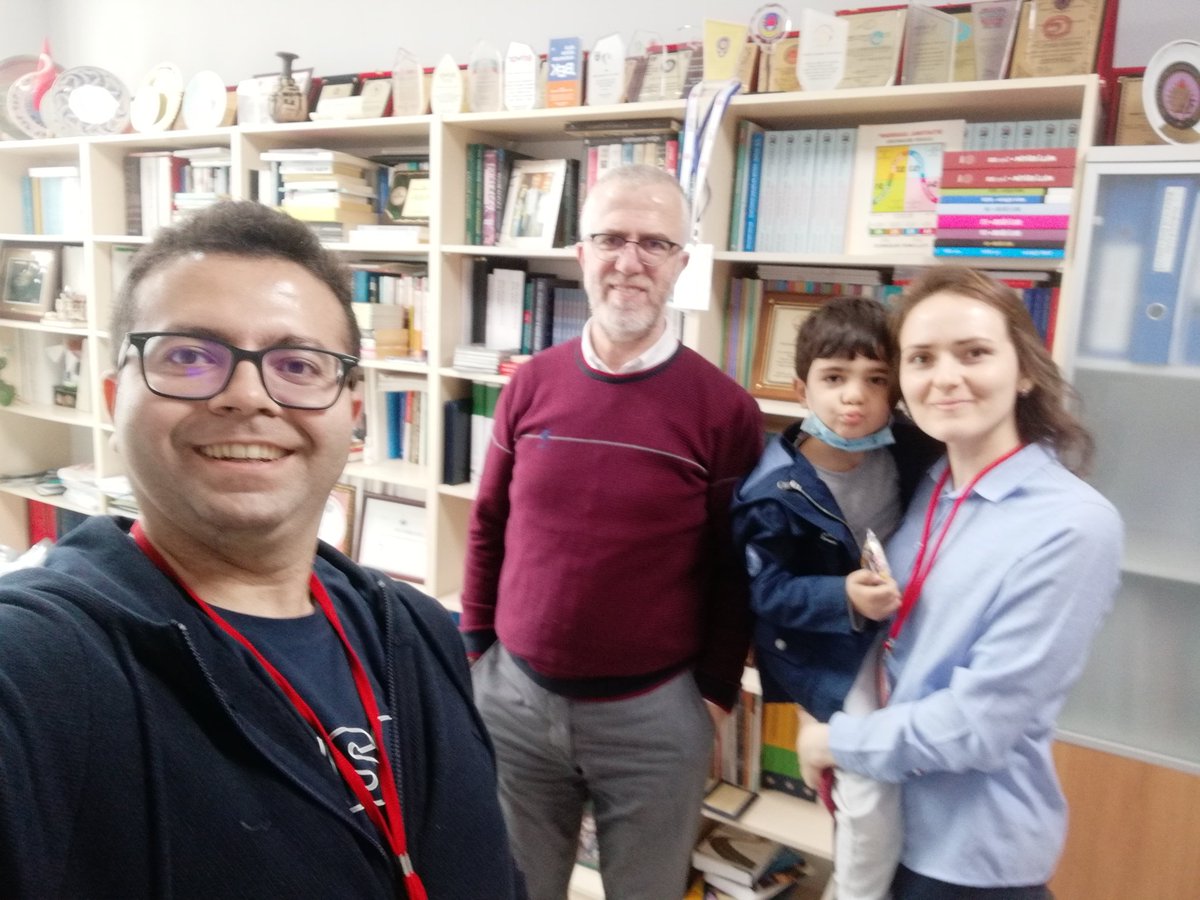 Bugün Uludağ Üniversitesi'nde Prof. Dr. Selahattin Turan Hocamızı ziyaret ettik. <a href="/STURAN2100/">Selahattin Turan</a>