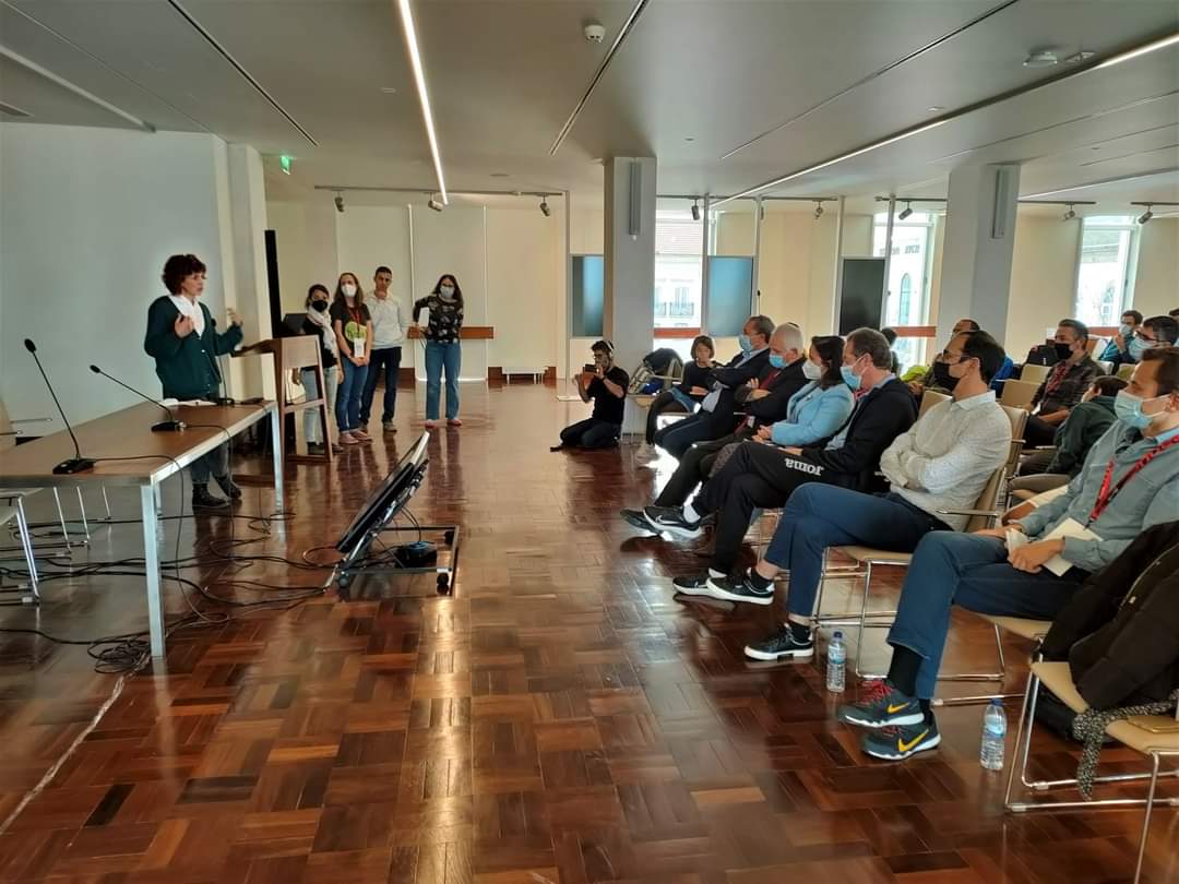 MUBipt's tweet photo. Decorreu este fim-de-semana o V Encontro Nacional de Grupos Promotores da Mobilidade Urbana em Bicicleta, em Aveiro.
Cerca de 50 pessoas de diversas organizações e colectivos apresentaram o trabalho que desenvolvem anualmente, incluindo a MUBi! 🚲🚲
#engpmub #cidadesvivas https://t.co/jY9CXge68f