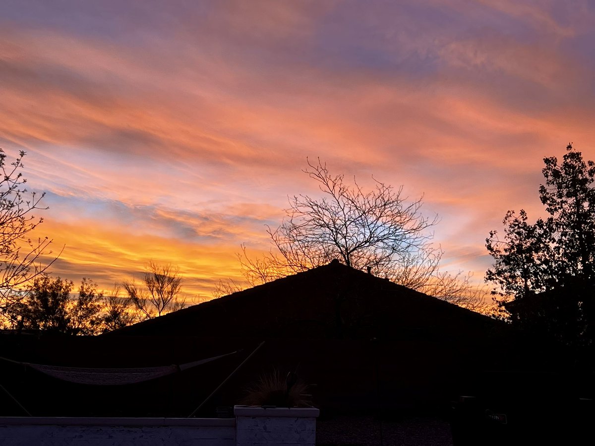 Daniel_Ceresia's tweet photo. Sunrise Las Vegas NV
#photography #photographer #nature #sunrise #LasVegas #Friendweekend #family https://t.co/AHcPQDrL93
