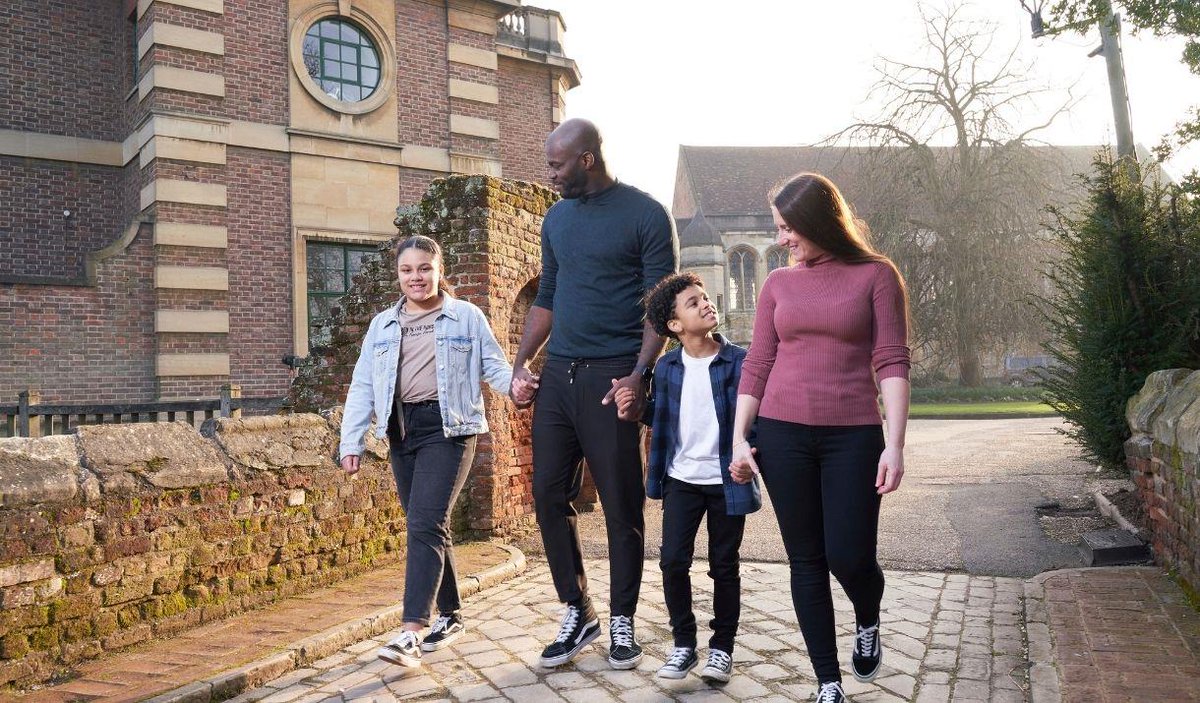VisitGreenwich's tweet photo. It's Easter adventure time @ElthamPalace
🐣Follow the trail in the spectacular gardens and play #Easter games like the egg & spoon race to win tasty prizes🍫
#Easter2022 Adventure Quest Eltham Palace & Gardens - Sat, 2 - 24 April💐🐰
#ItsEasterTime
🎟️ https://t.co/lsXIzQBKis https://t.co/LZe4igHUvI