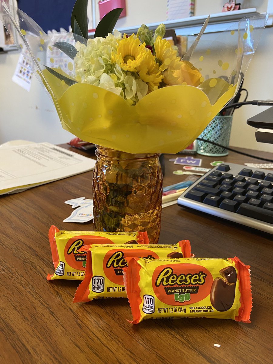 Cooltechteacher's tweet photo. When the students have a first year teacher feeling defeated you #spreadjoy https://t.co/rfaDiM9B20