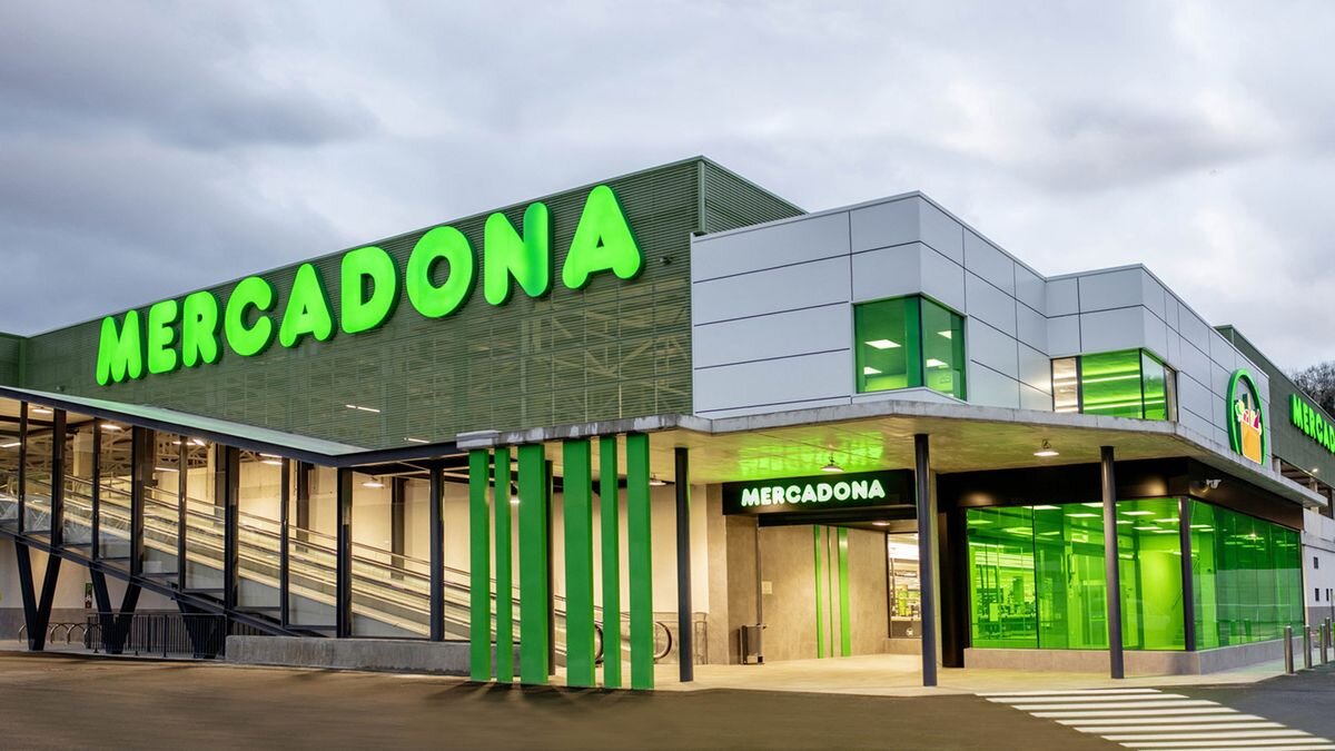 MediterraneoDGT's tweet photo. Sueldo y requisitos para trabajar en #Mercadona

https://t.co/BFbNMLMFVX https://t.co/lzQY0xm9m8