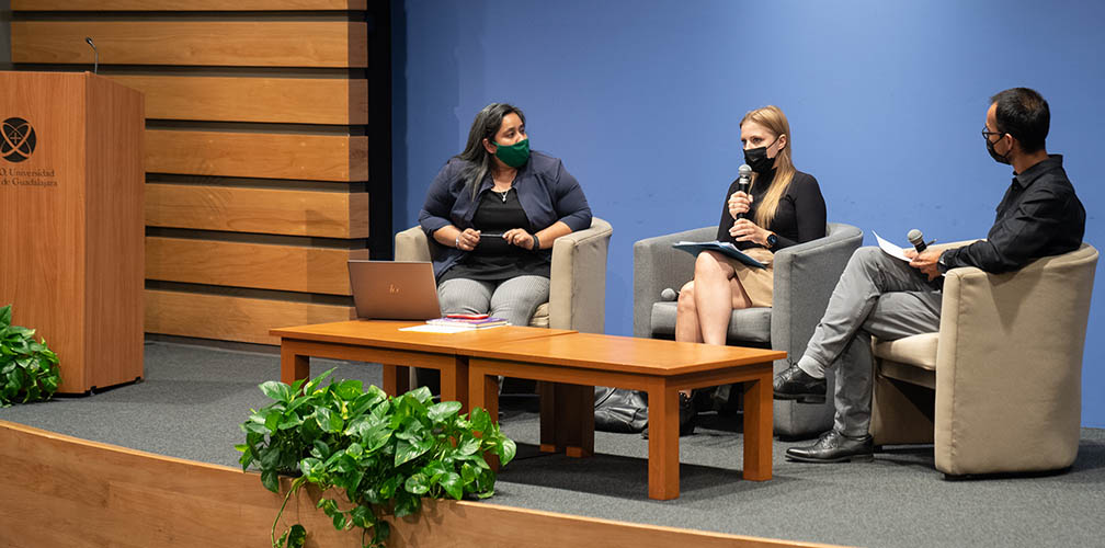En el marco de las Jornadas de Gestión Pública, en el #ITESO, especialistas hablaron sobre la forma en que la ciudadanía padece los efectos de la crisis de violencia y desapariciones en la entidad. ite.so/54y6i