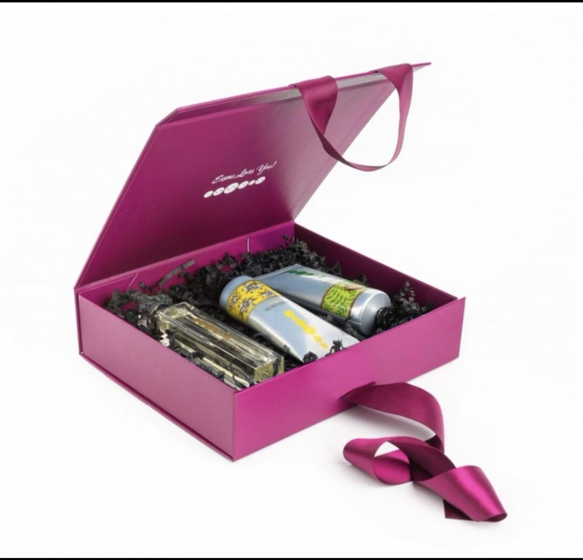 creations_made's tweet photo. Confezioni regalo Linea Essens
- Profumo a scelta
- Crema mani
- Crema piedi mandorle e aloe

#profumipersonali #prodottinatutali #essensitalia #aloevera #mandorle https://t.co/nMViRizNrf