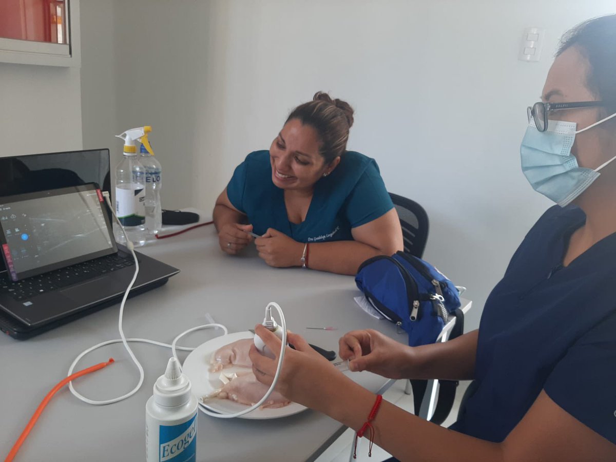 physicianSEM's tweet photo. #UPA Taller de accesos vasculares en la rotación de #UPA en Emergencia - Hospital Loyza. Gracias @ondasPOCUS @DreyfussAndrea @Dmartin07EM @PhilipsLumify @UPAndo6 @JackelineEstof1 @italo05airway @LizelyGil https://t.co/vnL1zm8XKF