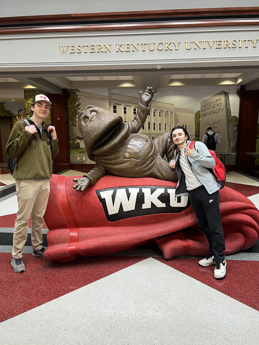 paytonchreene's tweet photo. A picture with Big Red @MJ020703 #smmwku #bigred #wku https://t.co/jMVSZksYCc