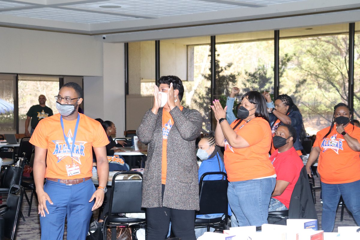 JPSDistrict's tweet photo. It’s March Madness in JPS! The academic leadership team modeled innovative teaching and learning with instructional competitions between our feeder pattern principals. Congratulations to the Callaway H.S. Feeder Pattern who was the top contender in our bracket! #TeamJPS https://t.co/z5j3ob69Es