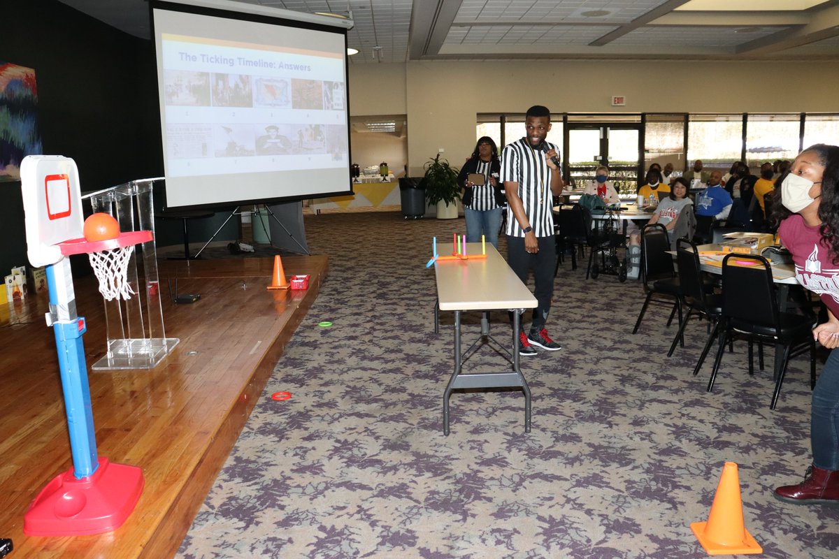 JPSDistrict's tweet photo. It’s March Madness in JPS! The academic leadership team modeled innovative teaching and learning with instructional competitions between our feeder pattern principals. Congratulations to the Callaway H.S. Feeder Pattern who was the top contender in our bracket! #TeamJPS https://t.co/z5j3ob69Es