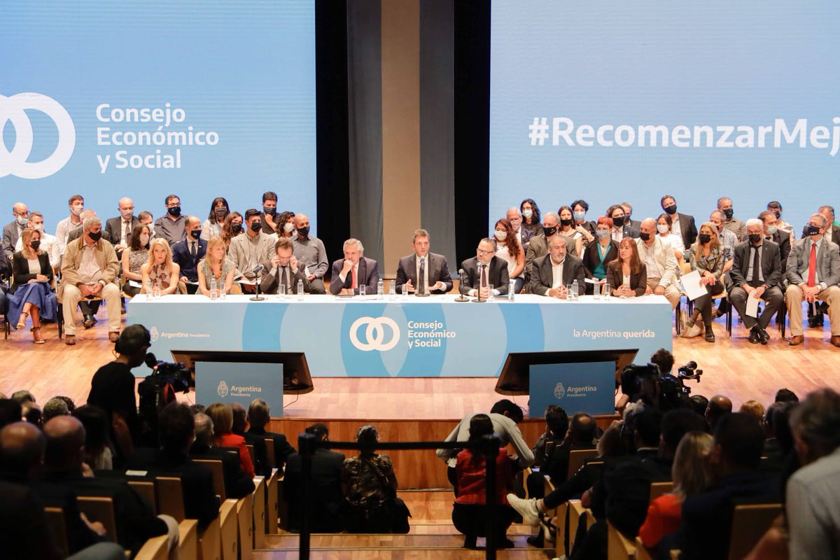 _Raul_Diaz's tweet photo. Presentación del Plan Argentina Productiva 2030 🧾
Importantísimo la construcción de acuerdos estratégicos y políticas de estado que le dé certezas a los y las argentinas de cara al futuro.
@SergioMassa
#RecomenzarMejores https://t.co/wcACY5xBtr