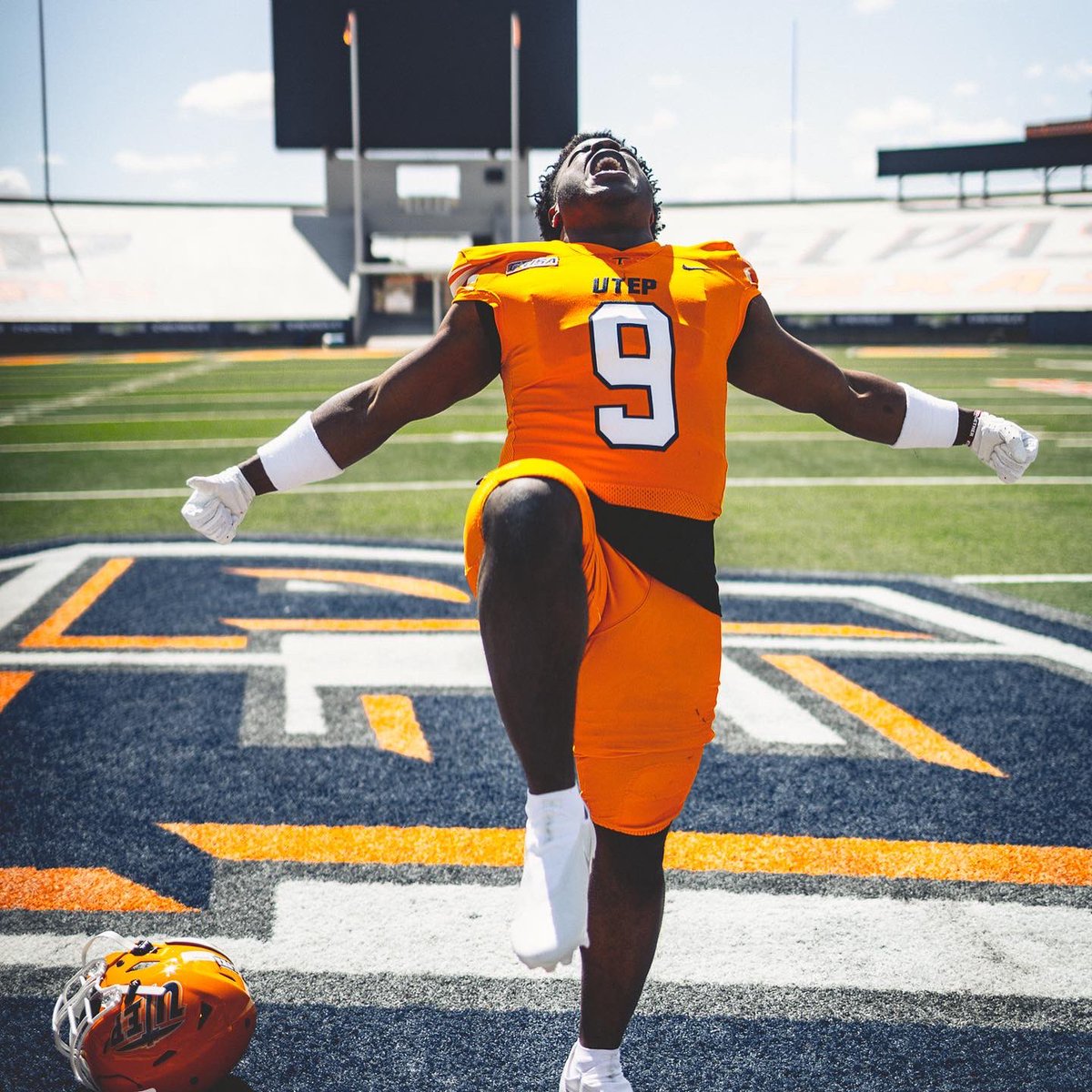 110% COMMITTED #PicksUp⛏ <a href="/coachliddle/">Drew Liddle</a> <a href="/coachjimmygonzo/">Jimmy Gonzales</a> <a href="/TViewWolves/">Timberview "The Pack" Wolves</a> <a href="/Sevier5/">Robby Sevier</a>