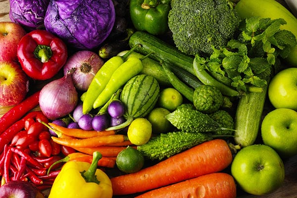 SilversteinEye's tweet photo. The food you eat has a direct impact on the health of your eyes - see which foods the doctors at @SilversteinEye recommend to boost your vision: 
https://t.co/NnOQ0PM86S

#EyeHealth #Vision #NationalNutritionMonth https://t.co/a8Z7nuJZIq