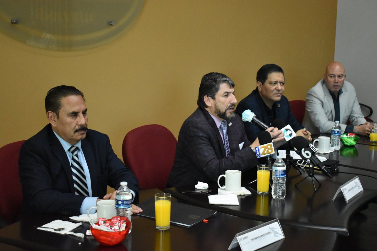 canacochih's tweet photo. Llama presidente de CANACO a trabajar en unidad por el comercio organizado.
#TodosSomosCanaco #135AñosCanacoChihuahua https://t.co/6OmQP1EpJY
