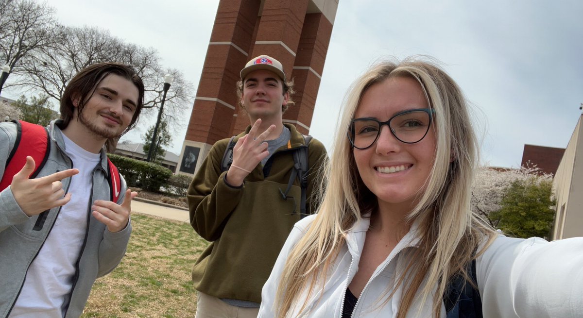 paytonchreene's tweet photo. WKU @MJ020703 #smmwku #selfie https://t.co/C2REIqLVOW