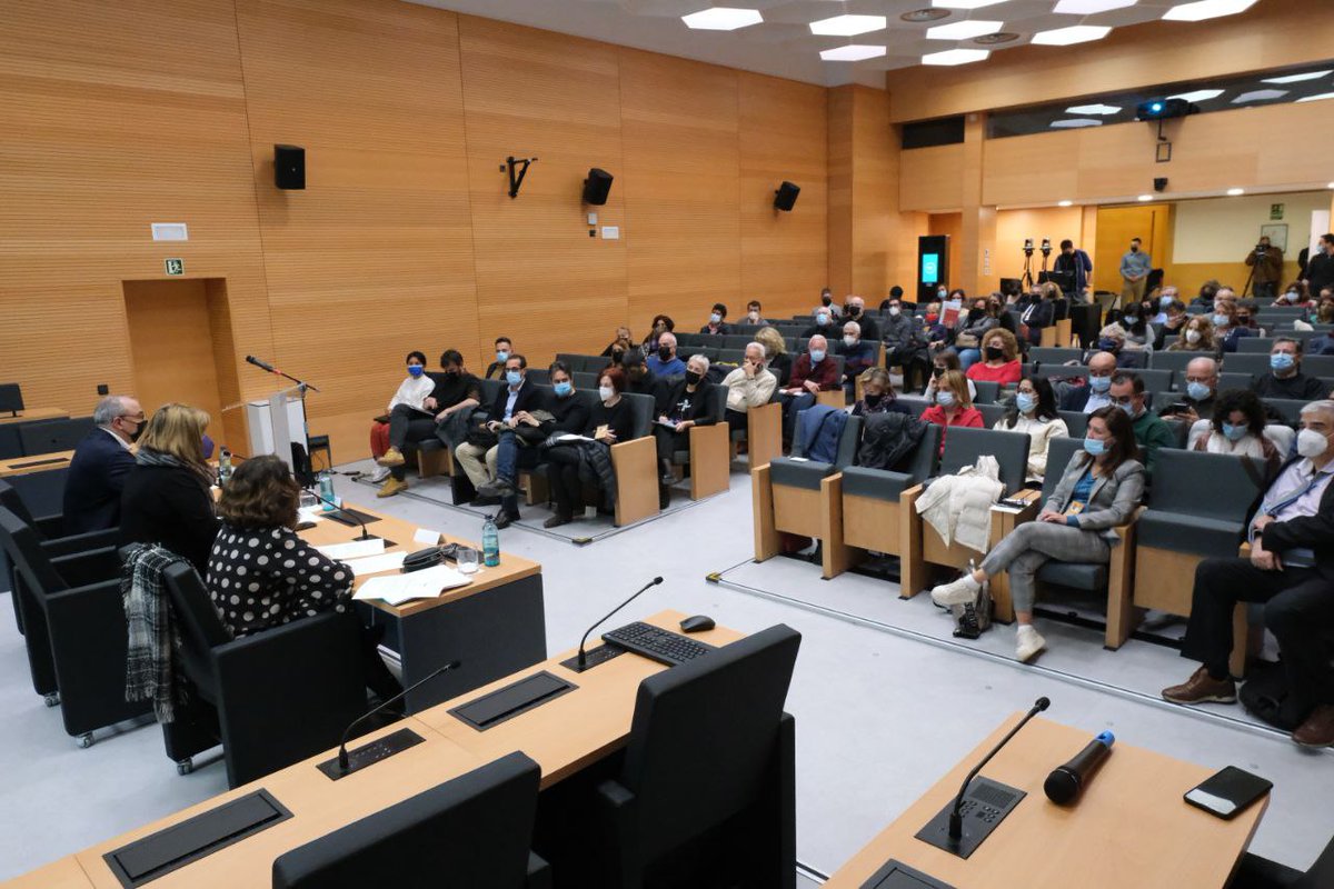 nuriamarinlh's tweet photo. En marxa el procés participatiu del #PDU Biopol-Granvia per recollir propostes i idees que ens permetin tirar endavant un projecte estratègic de país que generarà economia i ocupació. Sumem sensibilitats i consensos entre institucions, entitats i ciutadania. #ConsellDeCiutatLH https://t.co/m2naZwwwch