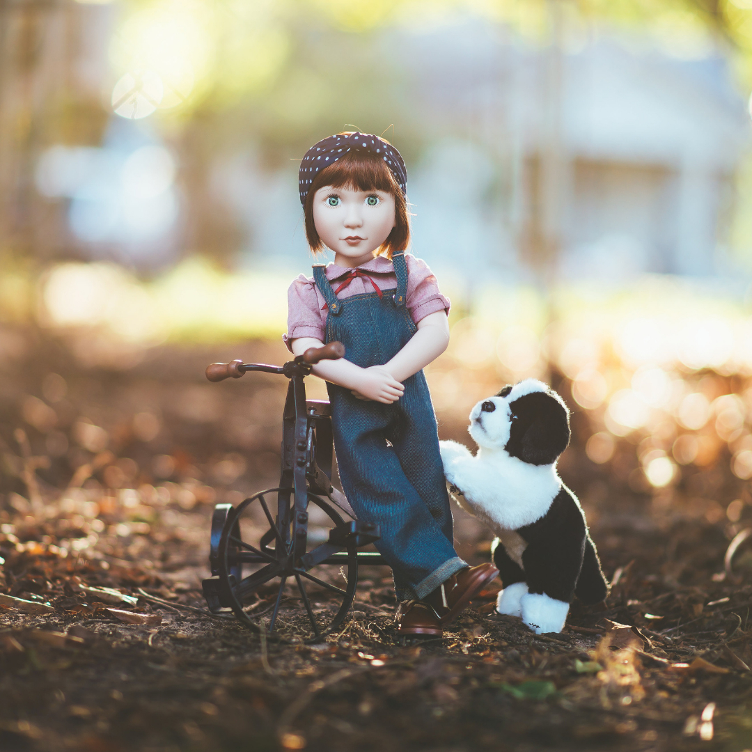 This Tuesday Trip why not join forces with Clementine and organise a historical themed sports day for your family and friends. I wonder what races Clementine would have done back in her day? Maybe the infamous egg and spoon race, or a good-old potato sack race? Get going!