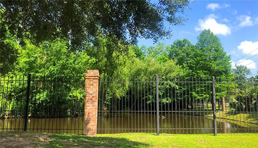 thekellywgroup's tweet image. Looking forward to our #communityopenhouse at The Arbors Estates this weekend! Saturday from 1PM - 3PM, our team will be available to show you around a #newcustomhome at 11 Sugarberry Place!   ow.ly/CMYn50IuCkT