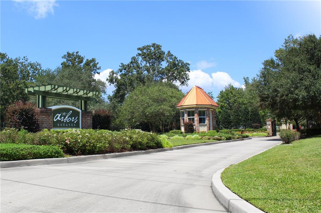 thekellywgroup's tweet image. Looking forward to our #communityopenhouse at The Arbors Estates this weekend! Saturday from 1PM - 3PM, our team will be available to show you around a #newcustomhome at 11 Sugarberry Place!   ow.ly/CMYn50IuCkT