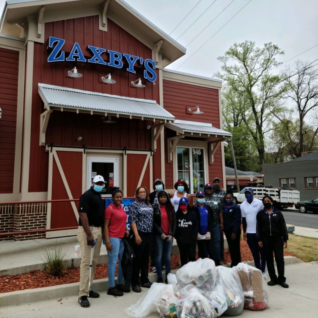 SJACFoodGroups's tweet photo. #Throwback! We just passed our first anniversary of last year's Neighborhood Clean-Up hosted by The SJAC Zaxby's (946 MLK Jr. Dr. SW, Atlanta, GA) team, who definitely went above and beyond! We are so proud of our amazing SJAC Family! #SJACProud #Zaxofkindness https://t.co/idWsY0GZDn