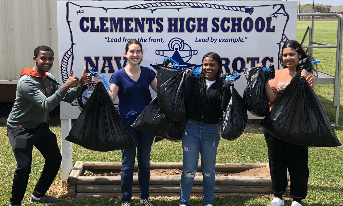 ClementsNJROTC's tweet photo. Keep Clements Beautiful Campus Clean Up! Thanks to all classes for your hard work in helping the environment! https://t.co/Vqx1Qsh2LS