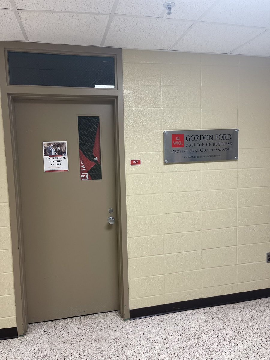 ambybarney15's tweet photo. Being a Gordon Ford College of Business Student means looking your best. With this professional college of business closet every student will be ready for any interview! Have you looked into this closet? #fordfocused #smmwku #dressedtoimpress https://t.co/rALaavfFYl