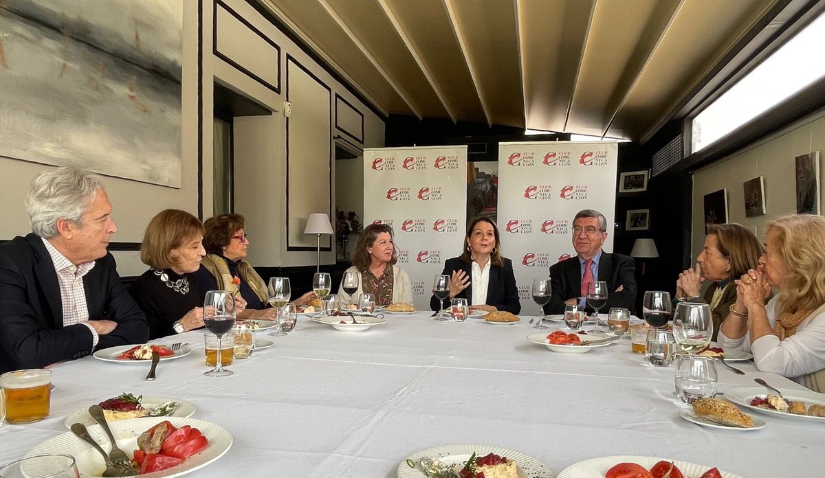 En el almuerzo del mes de marzo hemos contado con nuestra socia <a href="/virucayebra/">Viruca Yebra</a> que ha presentado su segundo libro “La última condesa nazi” y el periodista <a href="/asanjoseperez/">Antonio San José</a> 

#AbrimosHilo para destacar algunos de los mensajes que nos han dejado los invitados: