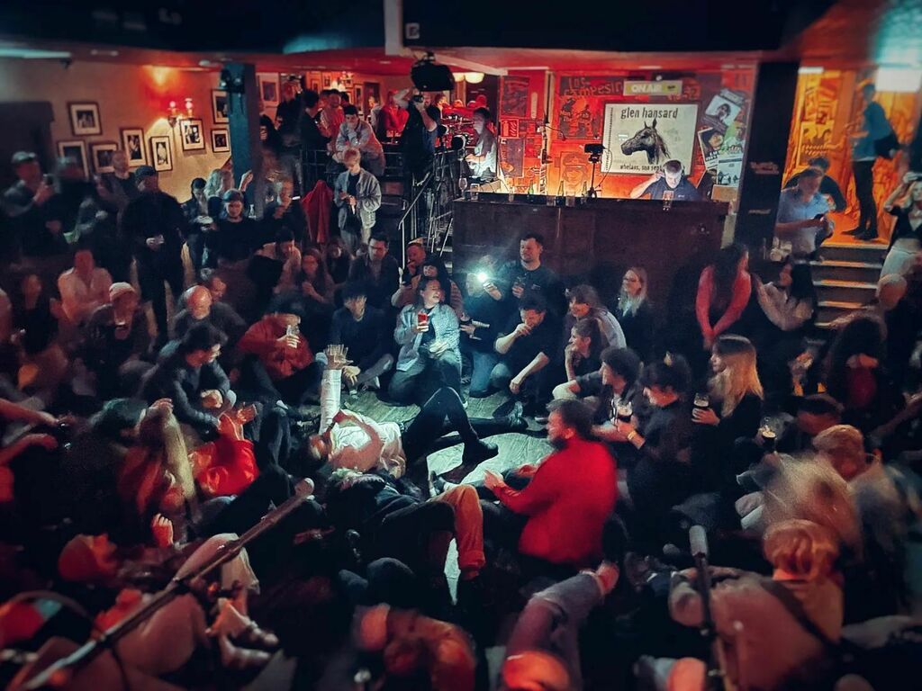 Krisdeberg1's tweet photo. What a night. Amazing feeling to finally be playing to a proper @whelanslive crowd after so long. Big thank you to @kieran_mulvihill_music @trevorroycroft Ger Murphy and everyone else who helped on the night. https://t.co/wGoL6QVoZN