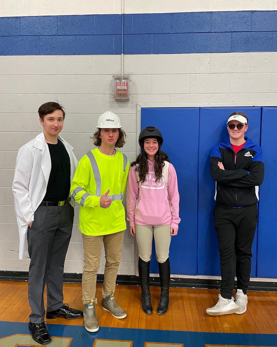 YHS_2024's tweet photo. Day 2!! Career Day🕵️‍♂️👨‍🍳👩‍🏫👷‍♀️#2024 https://t.co/hqJ1tIs17x