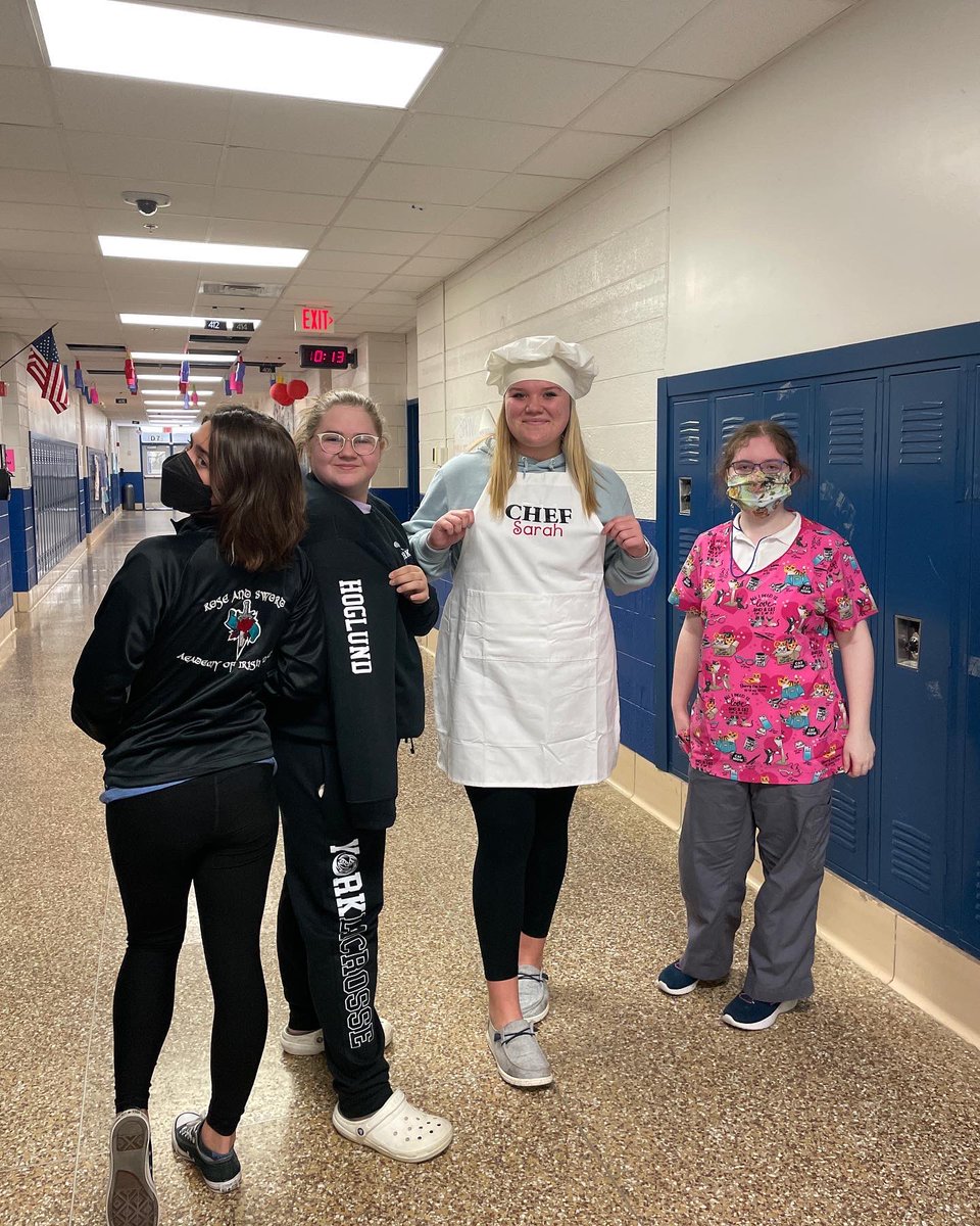 YHS_2024's tweet photo. Day 2!! Career Day🕵️‍♂️👨‍🍳👩‍🏫👷‍♀️#2024 https://t.co/hqJ1tIs17x