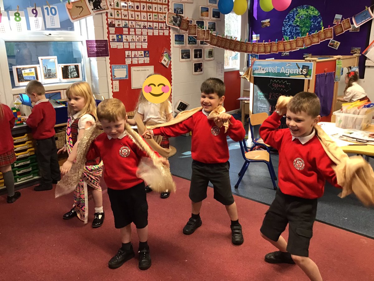 GPSOak's tweet photo. Today we have enjoyed wearing some traditional Indian clothes and bangles and trying out some Indian style dance moves. So much fun!  @Gillibrand_Sch @gillhead25 https://t.co/6bZCkLNAgN
