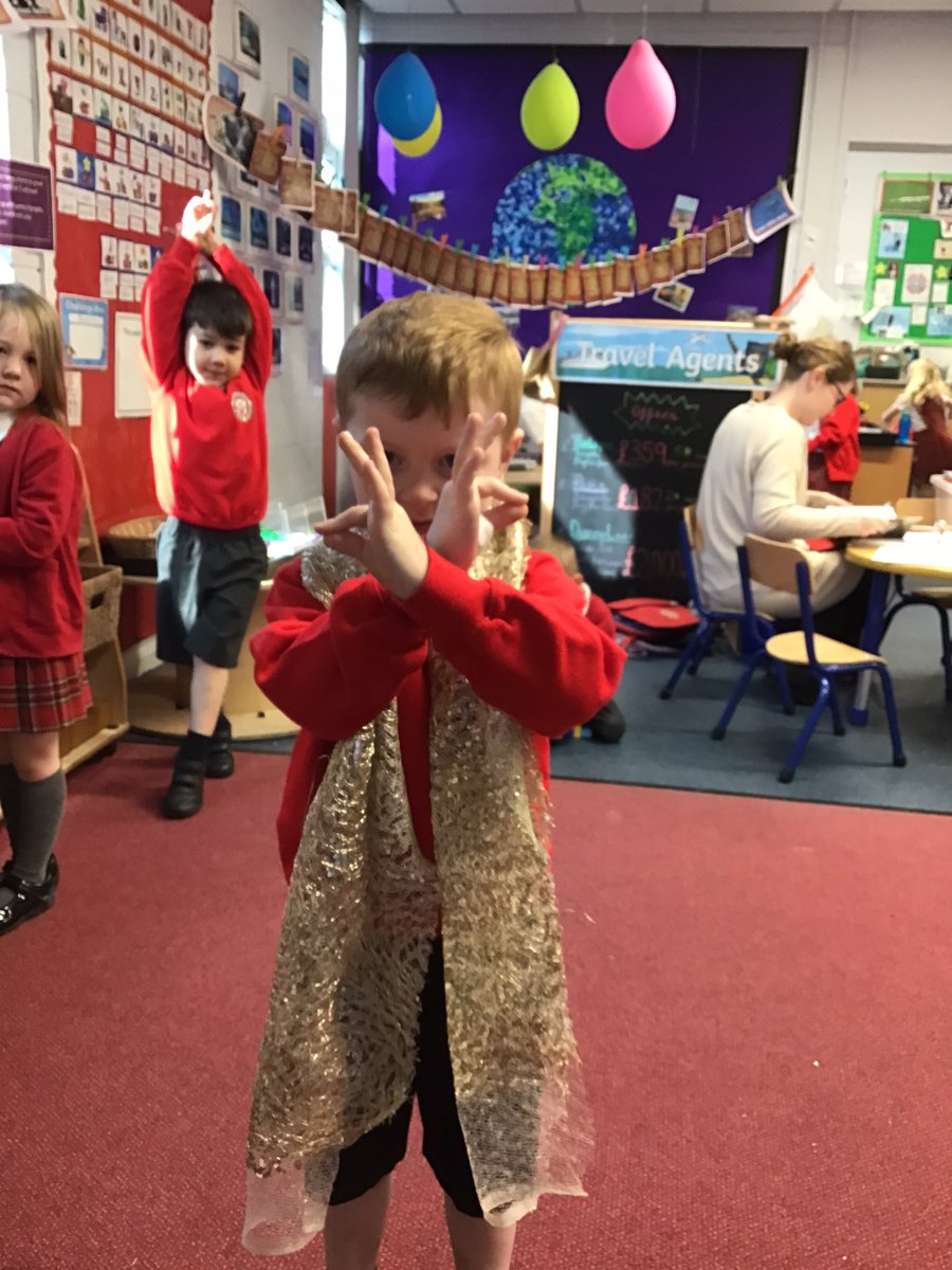 GPSOak's tweet photo. Today we have enjoyed wearing some traditional Indian clothes and bangles and trying out some Indian style dance moves. So much fun!  @Gillibrand_Sch @gillhead25 https://t.co/6bZCkLNAgN