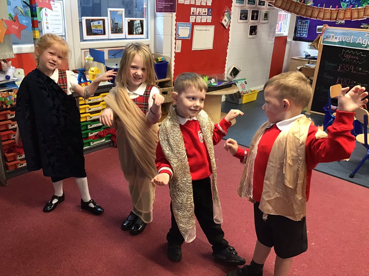 GPSOak's tweet photo. Today we have enjoyed wearing some traditional Indian clothes and bangles and trying out some Indian style dance moves. So much fun!  @Gillibrand_Sch @gillhead25 https://t.co/6bZCkLNAgN