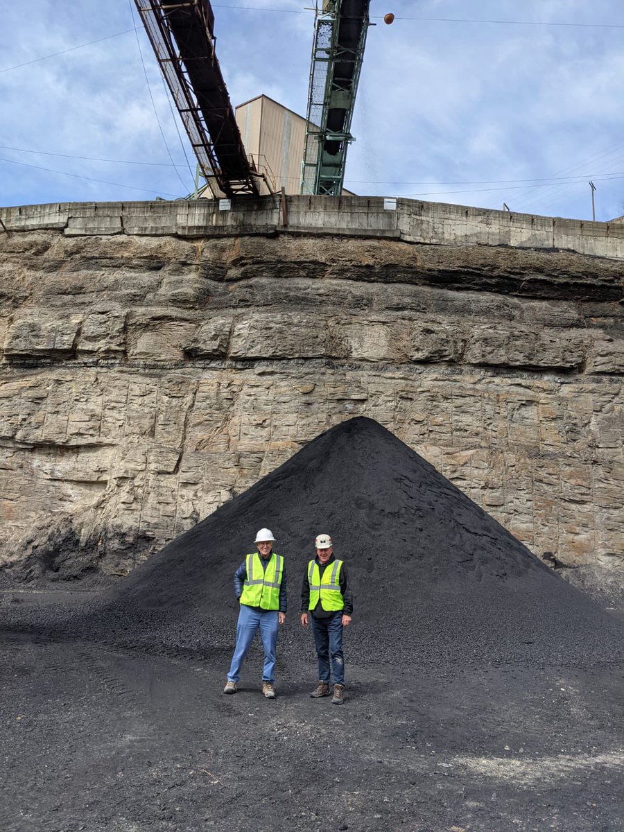 RoastPR's tweet photo. #BEN Chairman and NED standing right next to freshly made clean coal! @ZaksTradersCafe @zakmir @MBUCapital #benscreek #metcoal #greenification https://t.co/DQDte8RacX