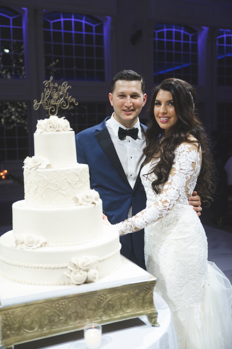 palermobakery's tweet photo. Congratulations to Kaitlyn and Frank on your Special day!
Order your Custom Wedding Cake and make all your photos memorable.
Contact us at: customersupport@palermobakery.com 
View some of our custom cakes at: https://t.co/cnQ075x9O5 
 https://t.co/2vLBK6wqy7 https://t.co/SluHFs9C9V