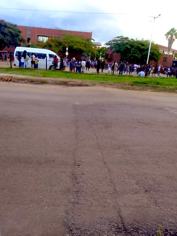daddyhope's tweet photo. This is today at Zimbabwe’s biggest and oldest university, The University of Zimbabwe.

These students were stranded today without transport, this is a daily nightmare.

ZANUPF destroyed the public transport system through rampant corruption and the looting of public funds! https://t.co/Guj8GeHh9c