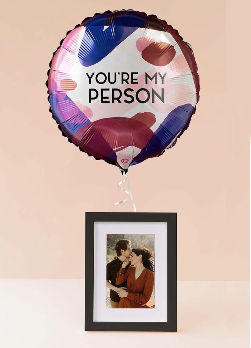 enviaflores's tweet photo. Que ganas de tener un novio que me mande un marco personalizado 🥺❤️ https://t.co/rHHrBW4cq1