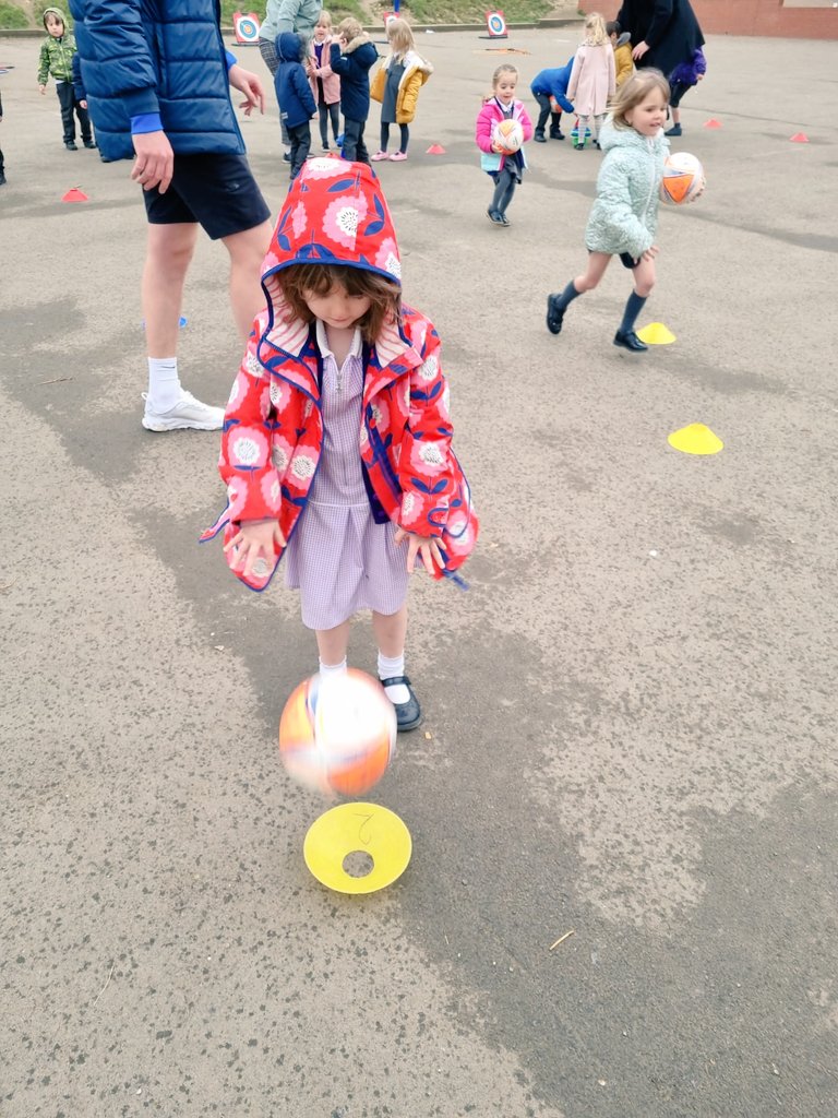 Meithrin Ysgol Sant Curig tweet media