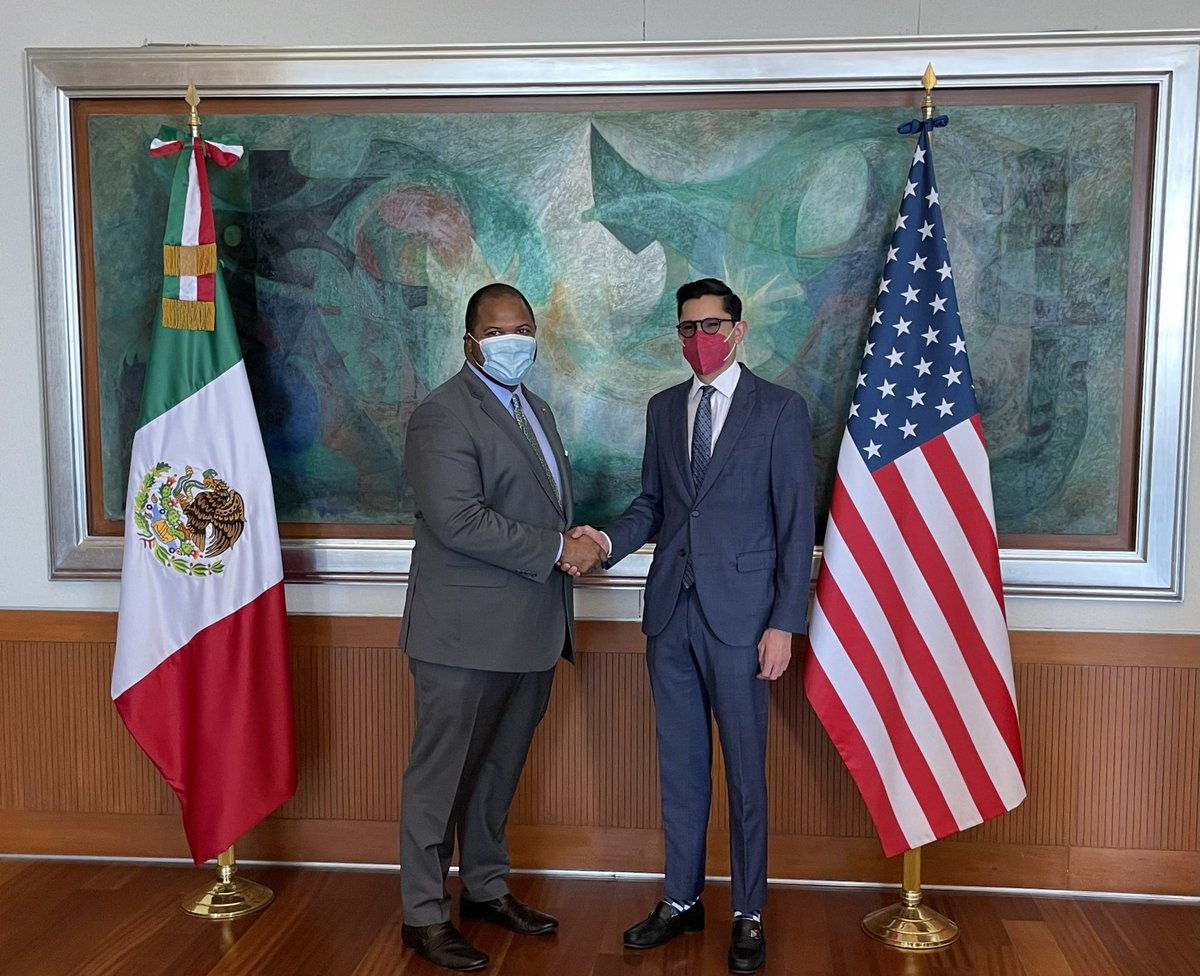 Johnson4Dallas's tweet photo. The City of Dallas and our people have deep ties with Mexico. But we are visiting today in large part because of @r_velascoa’s hospitality. We are thankful for his invitation to Mexico City as we reintroduce our city to the world after two difficult years. Dallas is back! https://t.co/IFAEYOCAbT
