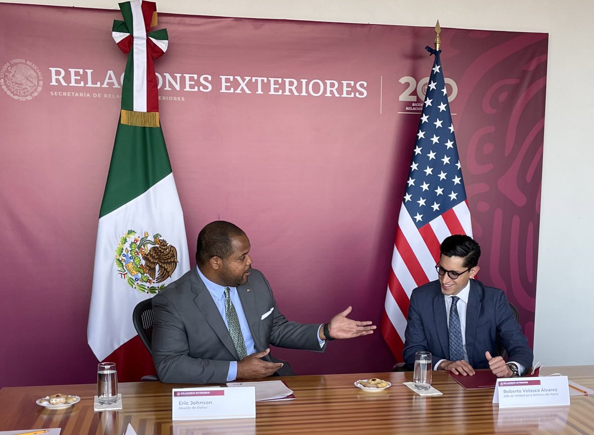Johnson4Dallas's tweet photo. The City of Dallas and our people have deep ties with Mexico. But we are visiting today in large part because of @r_velascoa’s hospitality. We are thankful for his invitation to Mexico City as we reintroduce our city to the world after two difficult years. Dallas is back! https://t.co/IFAEYOCAbT