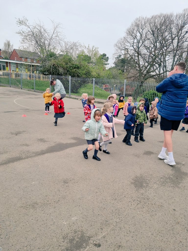 Meithrin Ysgol Sant Curig tweet media