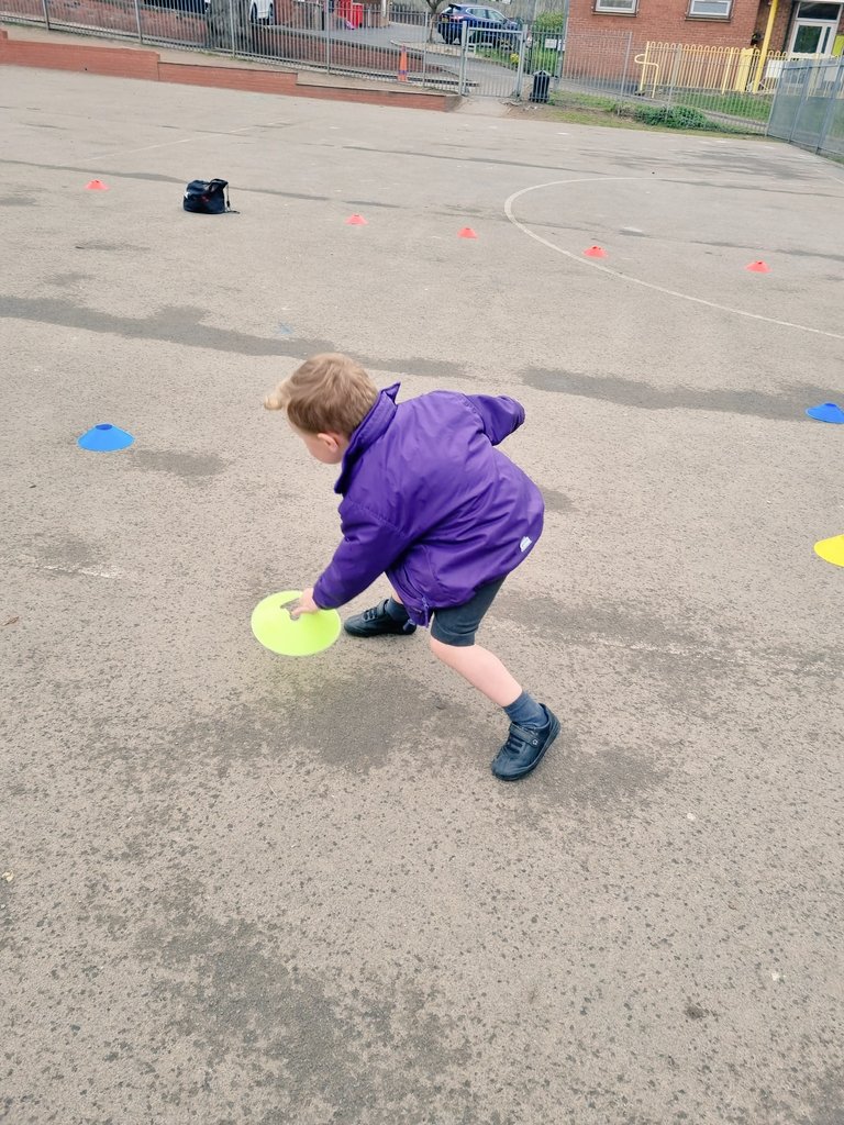 Meithrin Ysgol Sant Curig tweet media