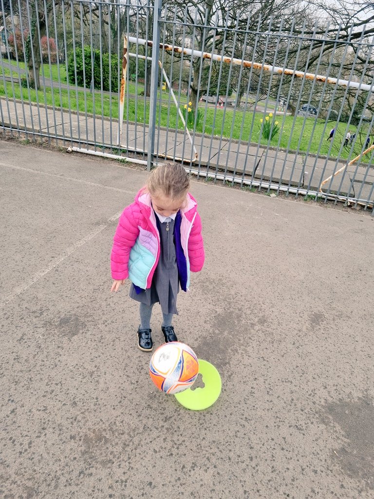 Meithrin Ysgol Sant Curig tweet media