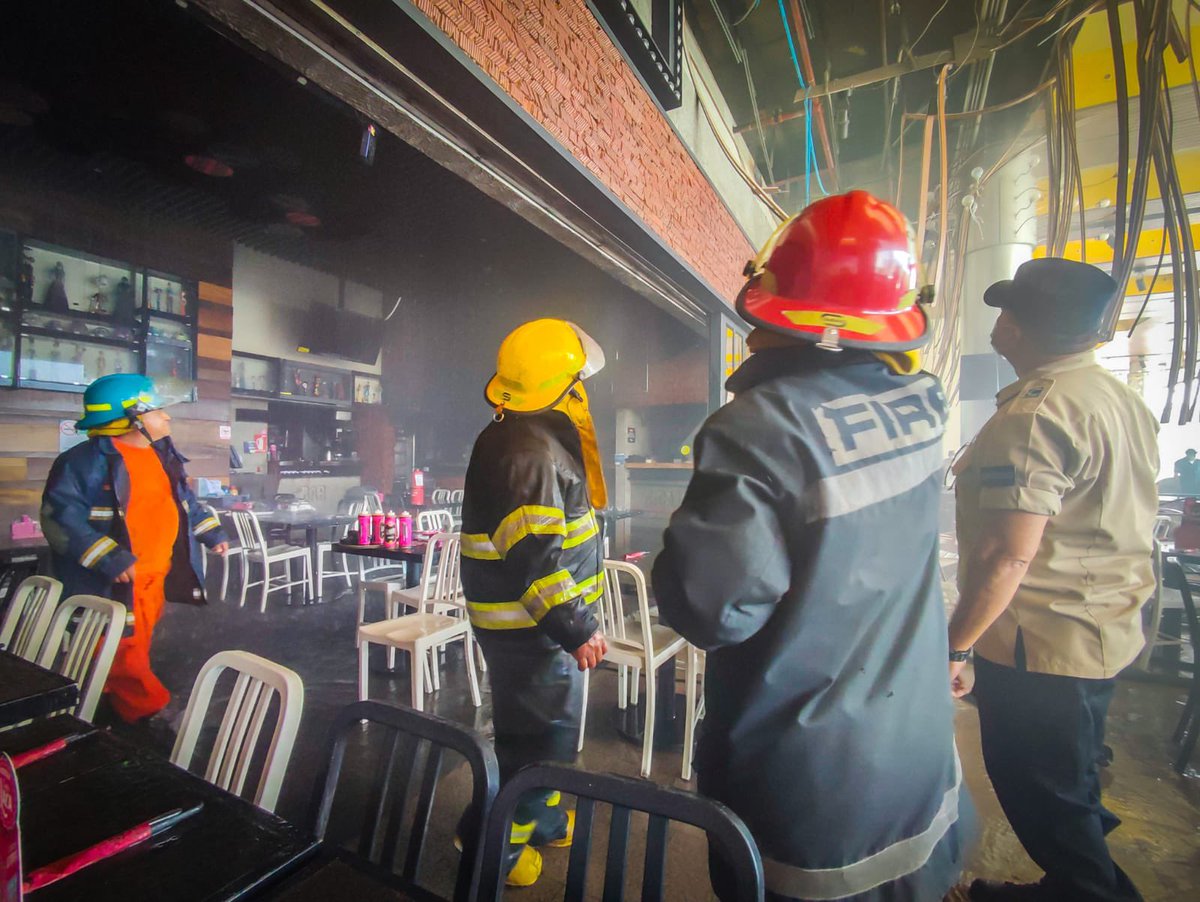 Conato de incendio en Laca Laca Multiplaza, reporta <a href="/BomberosSV/">Bomberos El Salvador 🧑‍🚒🚒🇸🇻</a>