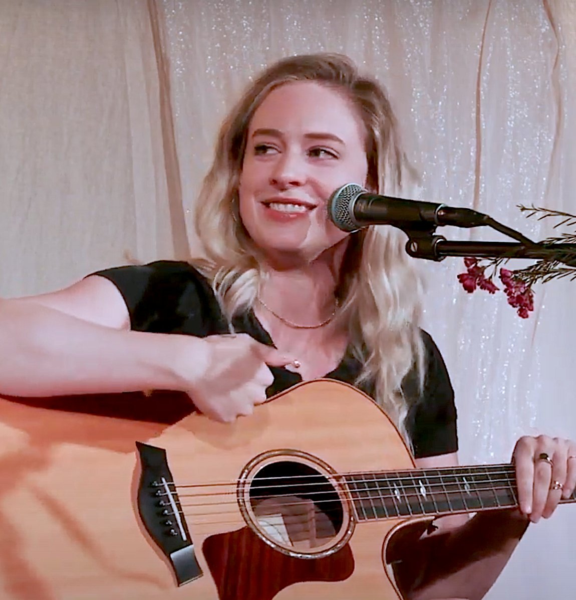 The penultimate song writer <a href="/AvaSuppelsa/">Ava Suppelsa</a> dazzled us with her original “Salt, Lime &amp; Tequila” that <a href="/RyanGriffinLive/">Ryan Griffin</a> released &amp; is now on the radio plus wowed us with another fantastic unreleased tune “Easy Going” 

Replay
youtu.be/DHKzhHhIViw