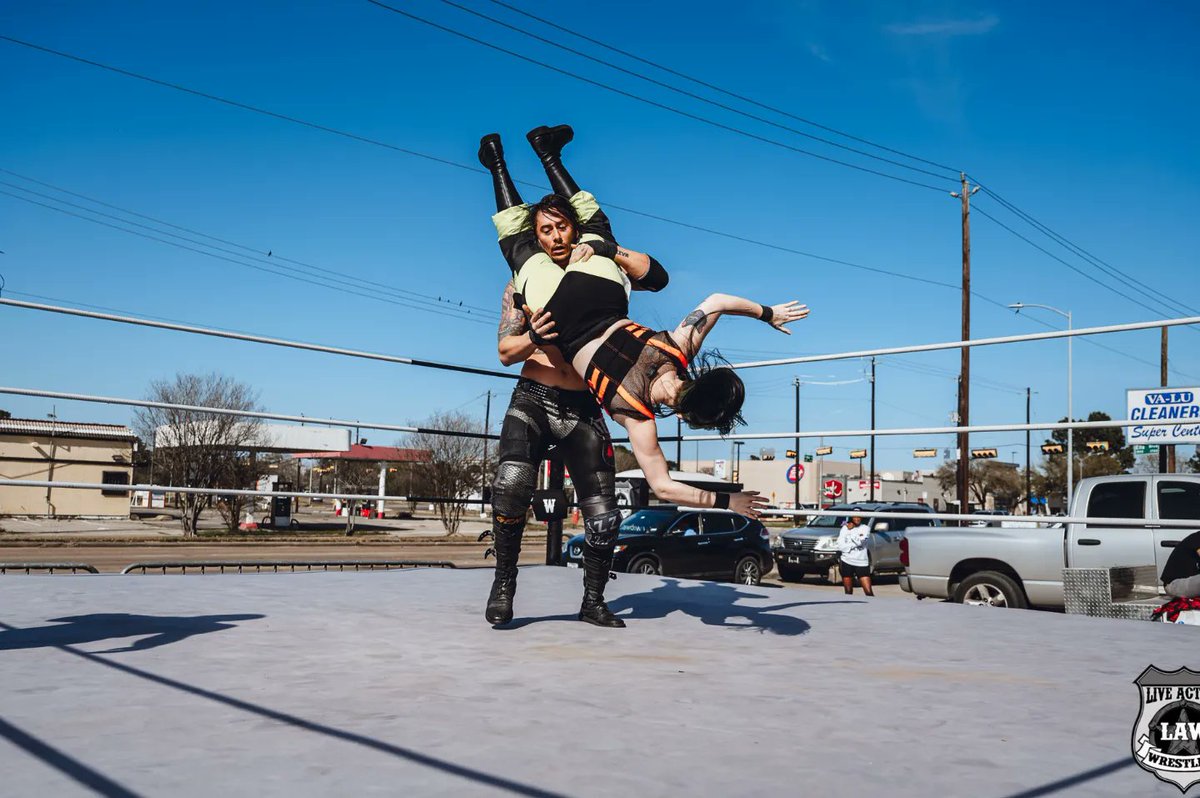 LayinTheLAWDown's tweet photo. #TheInsidious #SidMars took on the recently seen on @AEWRampage #IzzyJames. And being highlighted on @AEW Television seemed to make James a bit more on edge and the snobby side...(and from the pics, the cheating side as well). #LAW #LayinTheLAWDown #LAWStar

📷📸 @thechadcooper https://t.co/D9ZPVWYWFC