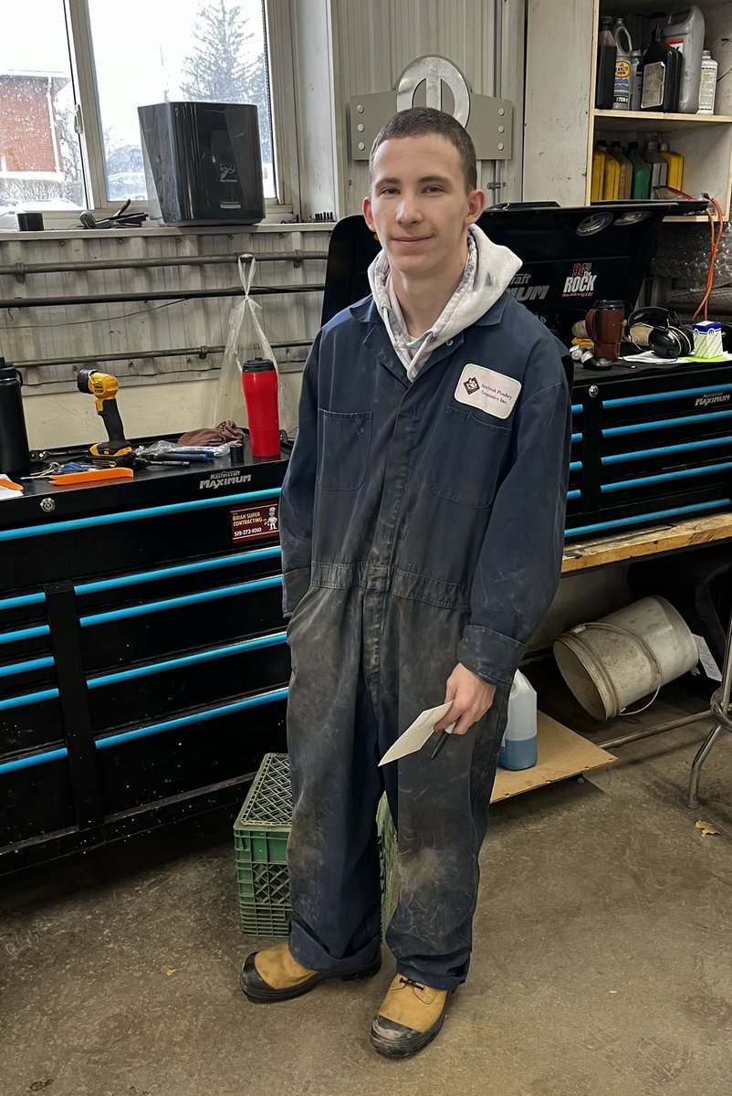 mdhs_co_op's tweet photo. Owen’s co-op placement is at Perth County Chrysler.  Every day he learns a bit more about the roles and responsibilities of being an auto service technician.  He loves working on cars and brings his best self to work every day.  Keep up the great work Owen! https://t.co/NsgqNqwnQT