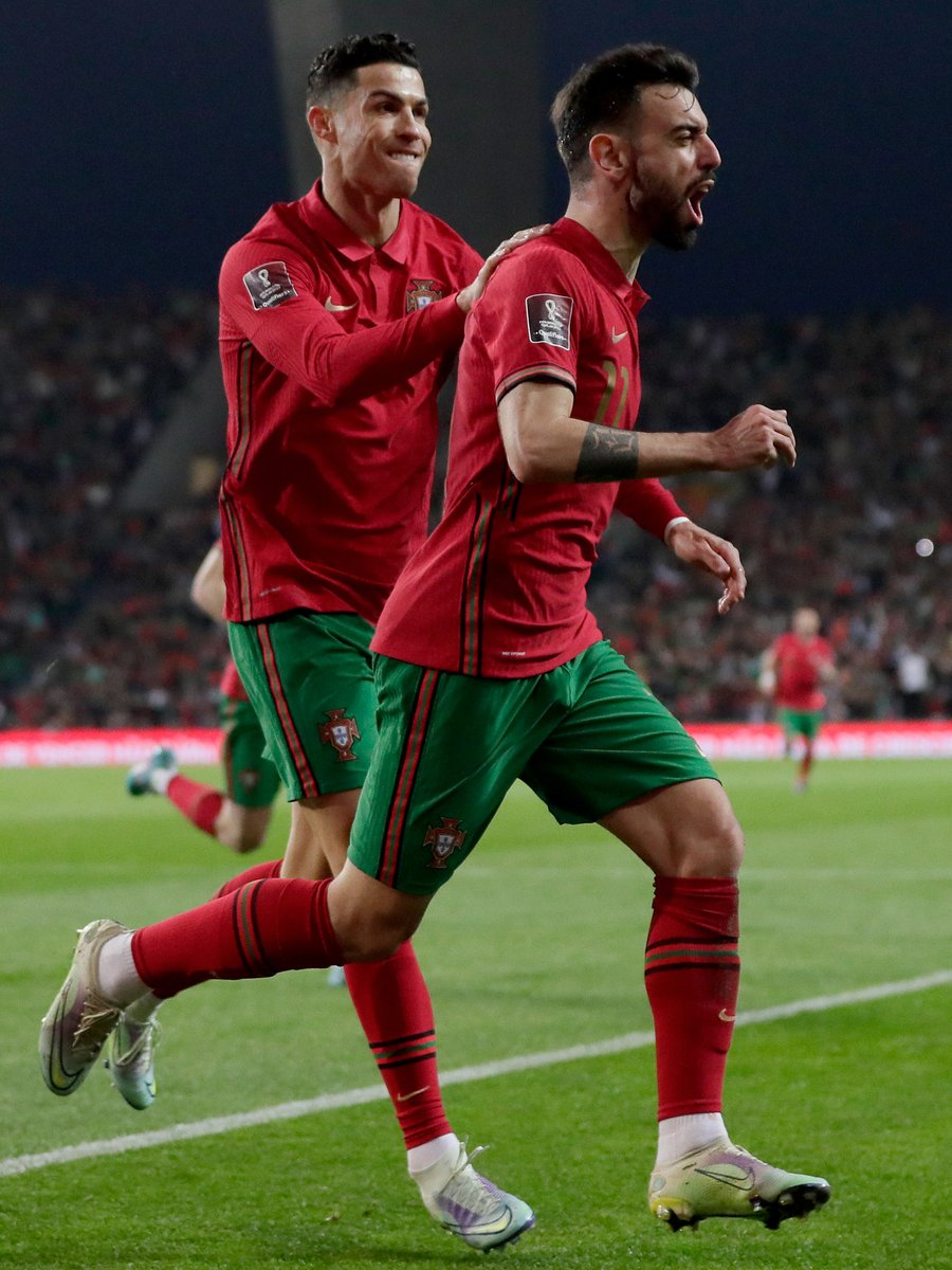 🅰️ <a href="/Cristiano/">Cristiano Ronaldo</a> 
⚽️ <a href="/B_Fernandes8/">Bruno Fernandes</a>