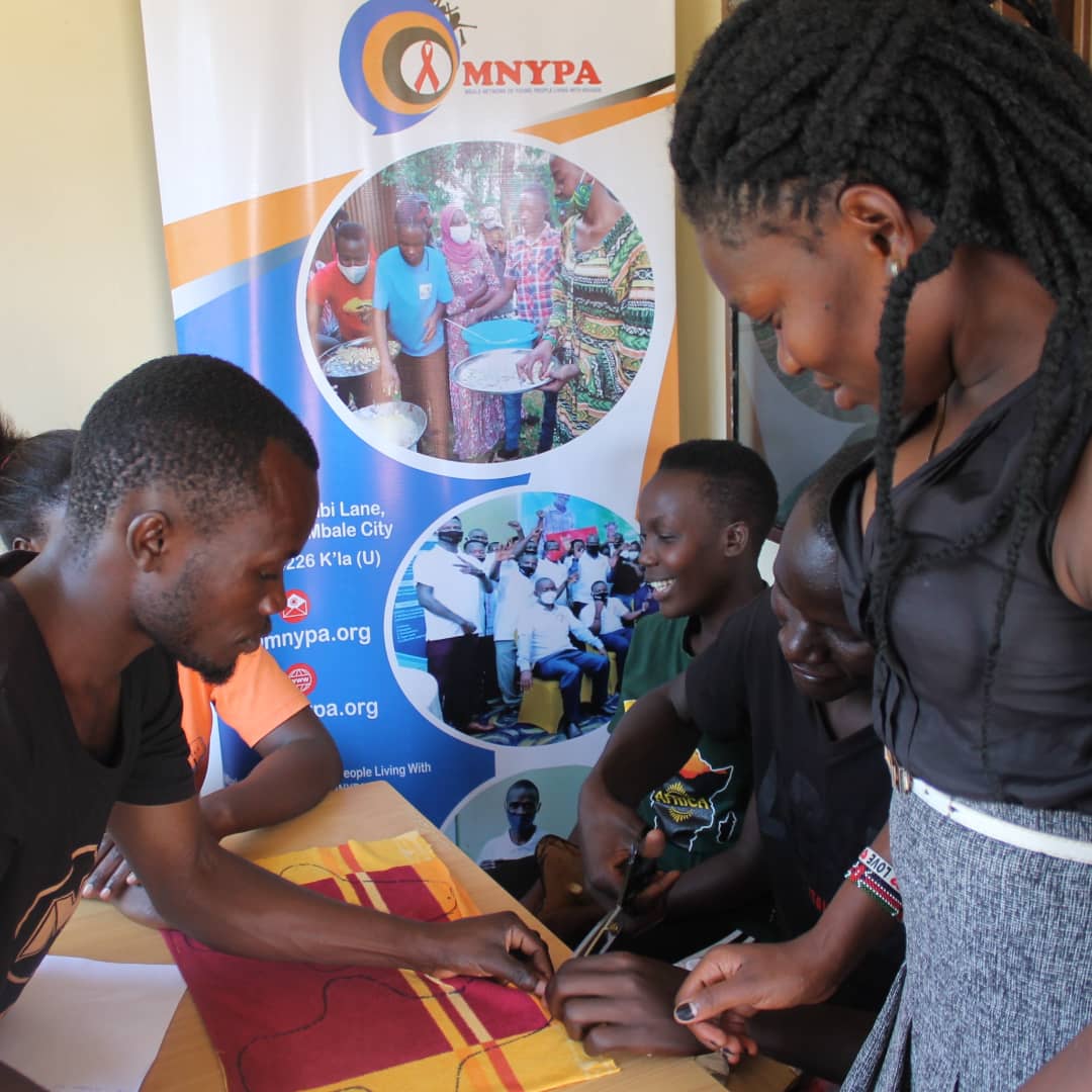 MNYPA1's tweet photo. Men can support and influence women and girls in managing menstruation in households, schools, work, and community through many roles as husbands, fathers, brothers, students, teachers, colleagues, leaders, and policymakers @RHUganda @UNYPA_Official
@SETSRHRUg
#MbaleYPLHIV https://t.co/4kGSLNVtPn
