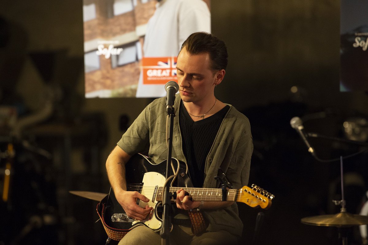 GREATBritain's tweet photo. This week, we’ve been showcasing the new wave of UK music talent in #NYC with @sofarsounds through a series of secret gigs in surprising spaces. A fitting finale for an incredible month of #GreatCalling #SeeMusicDifferently https://t.co/8sPNJfaXew