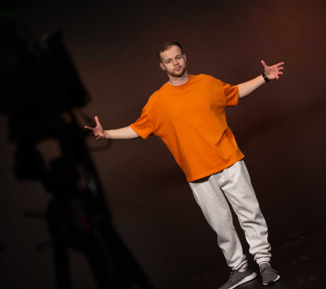 ReviewStudioUK1's tweet photo. #ad #prsample Thanks to @emberlylearn I am now able to master basic Hip Hop dance moves &amp; to energise and focus myself at my desk through Yoga! See how here: https://t.co/YDxh3rOslt #onlinelesson #onlinelearning #creativity #onlinecourse #hobby #wellbeing #beginner #offer #trial https://t.co/76i7ZEGYjy